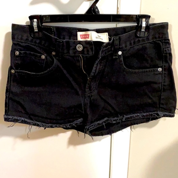Black Levi’s Shorts - Picture 1 of 1
